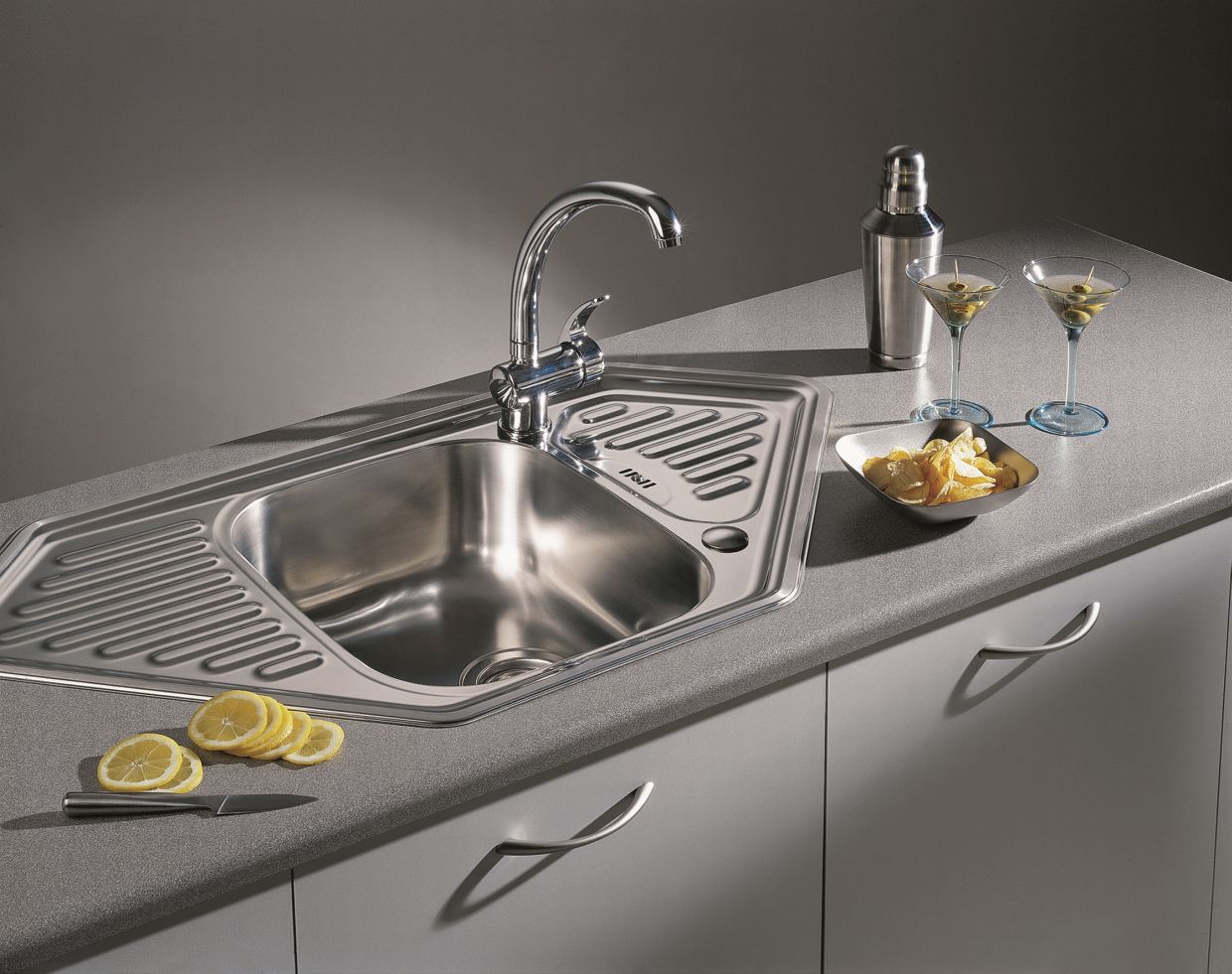 Pyramis MEDUSA CORNER 1B 2D Edelstahl Einbauspüle poliert - Ambiente