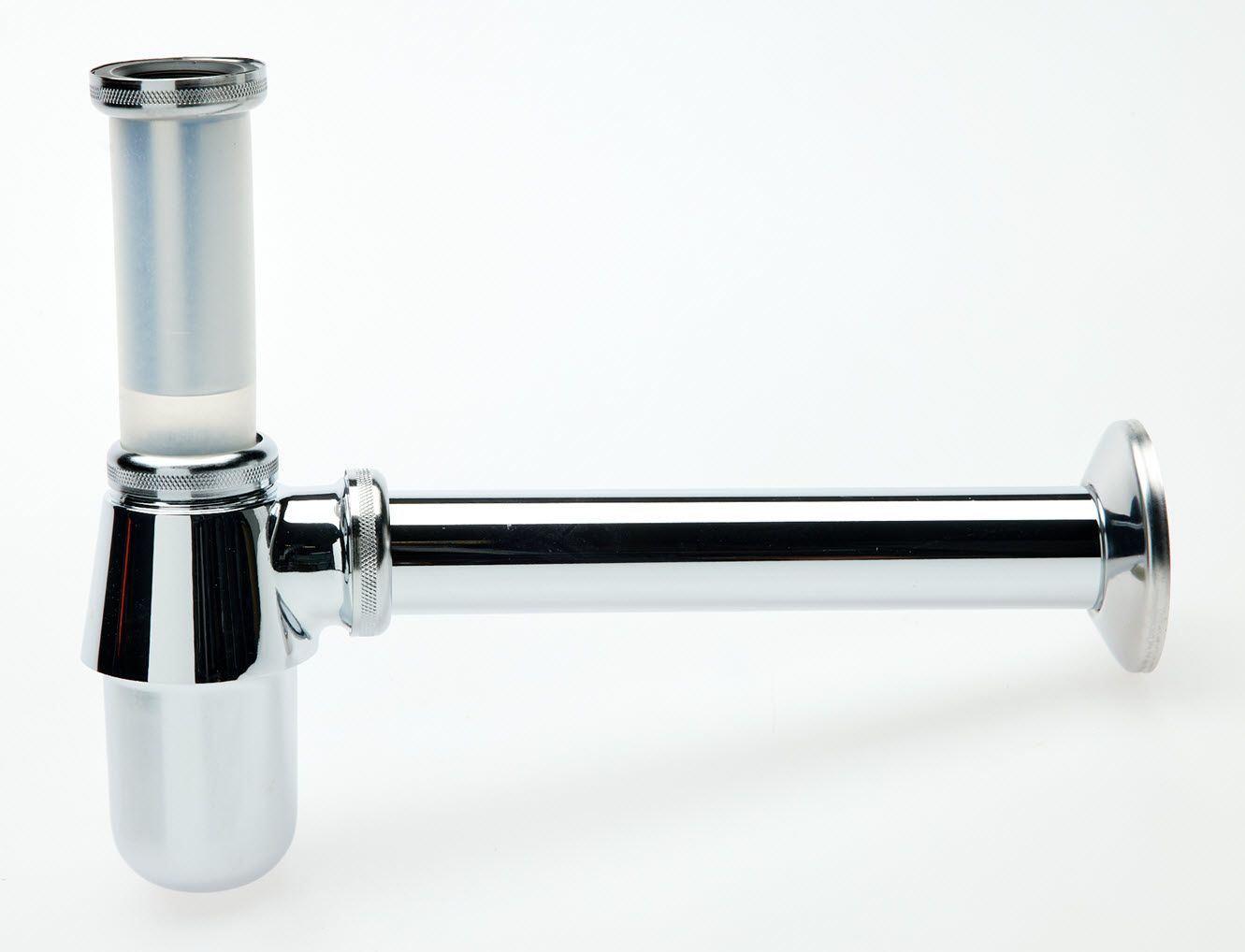 Glänzend verchromter Siphon mit zylindrischer Form und glatter Oberfläche für eine effiziente Entwässerung.